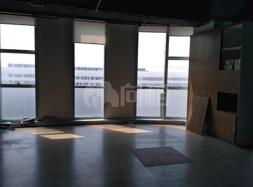 近铁云中心写字楼 310m²办公室出租 5.3元/m²/天 简单装修