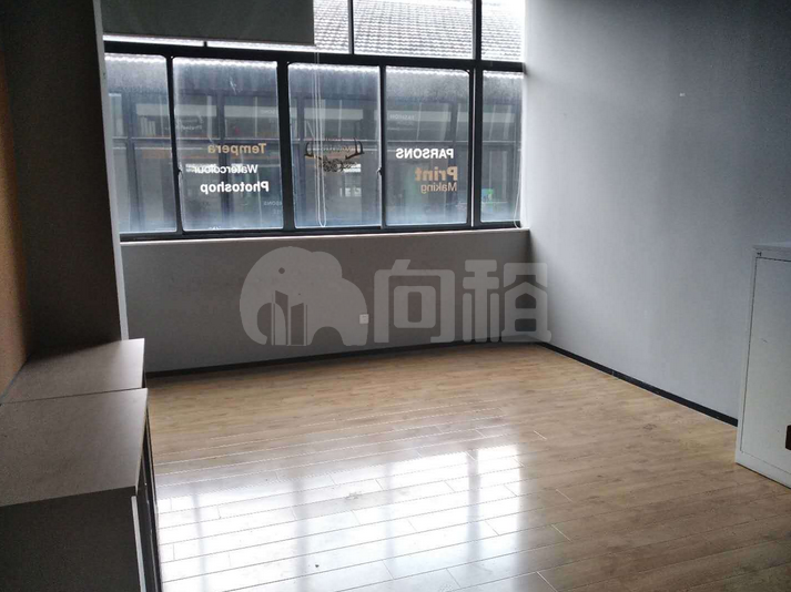 运动LOFT一期（创意基地）写字楼 458m²办公室出租 3.6元/m²/天 简单装修