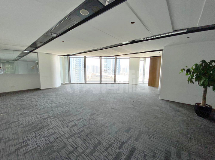 久事大厦写字楼 262m²办公室出租 6.8元/m²/天 简单装修