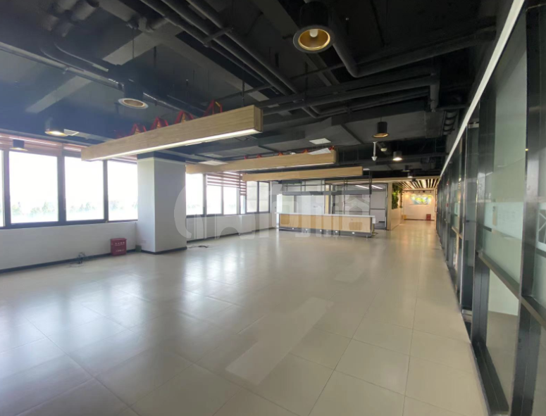 张江乐业天地写字楼 370m²办公室出租 3.5元/m²/天 简单装修