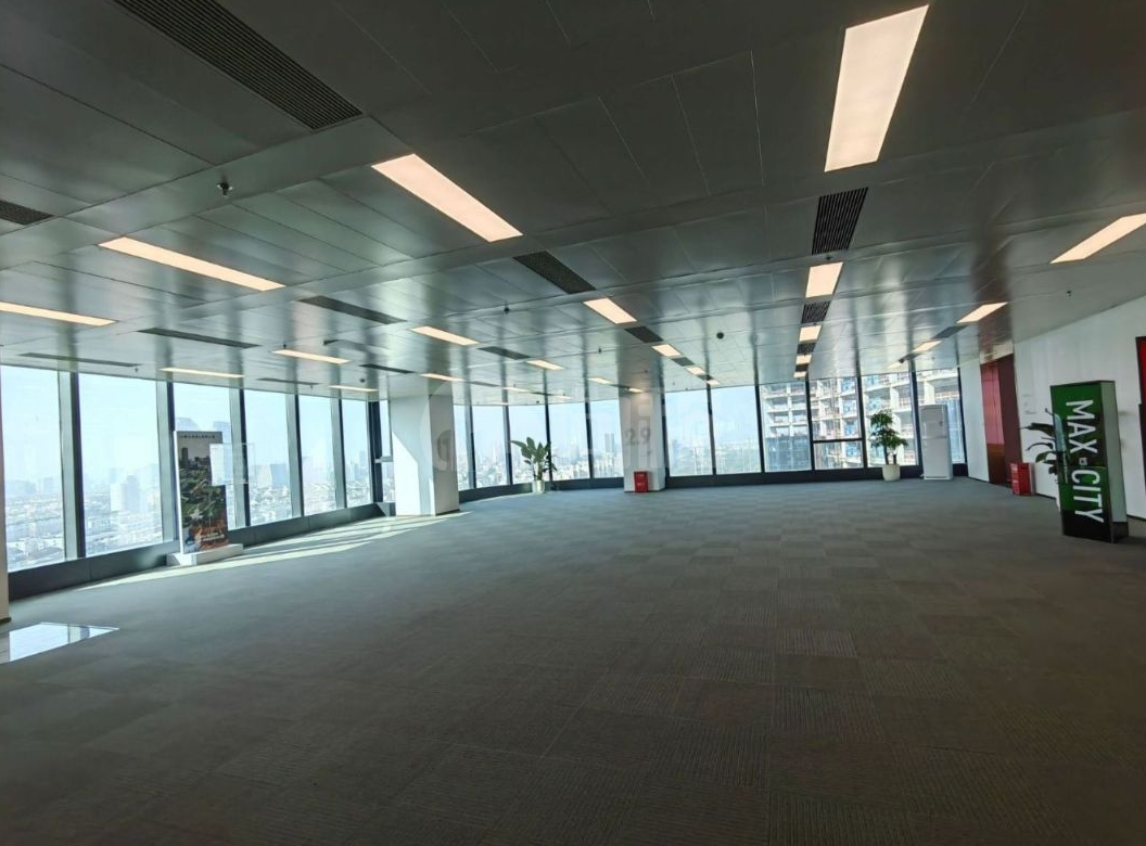 中海中心写字楼 300m²办公室出租 5.5元/m²/天 简单装修