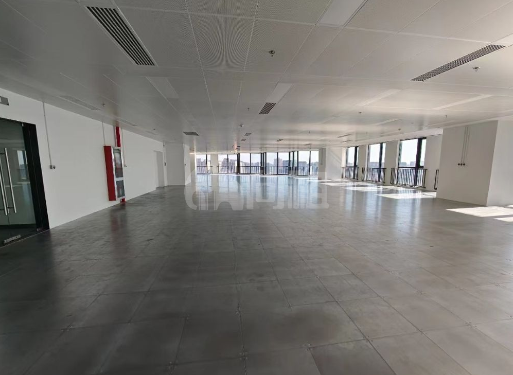中海中心写字楼 1800m²办公室出租 5元/m²/天 简单装修
