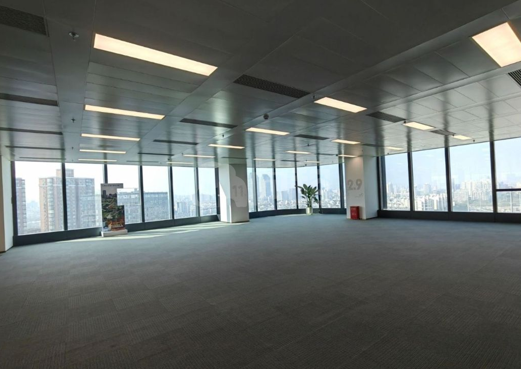 中海中心写字楼 350m²办公室出租 5.5元/m²/天 简单装修