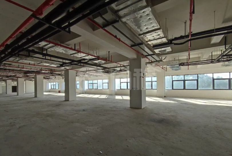 中兴智慧园写字楼 2300m²办公室出租 4.5元/m²/天 简单装修