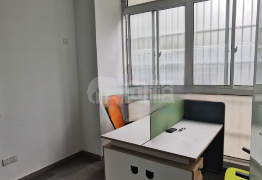 上海御环科创园区写字楼 480m²办公室出租 3.2元/m²/天 简单装修