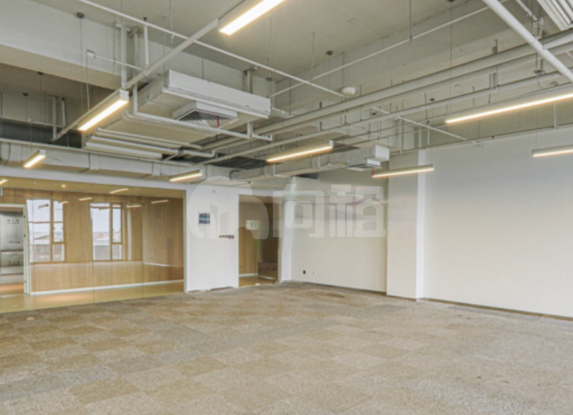 上海智城写字楼 800m²办公室出租 1.5元/m²/天 简单装修