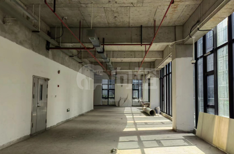 康桥智能造产业园写字楼 453m²办公室出租 2.5元/m²/天 简单装修