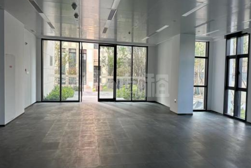 海尚云栖智慧天地写字楼 450m²办公室出租 4.5元/m²/天 简单装修