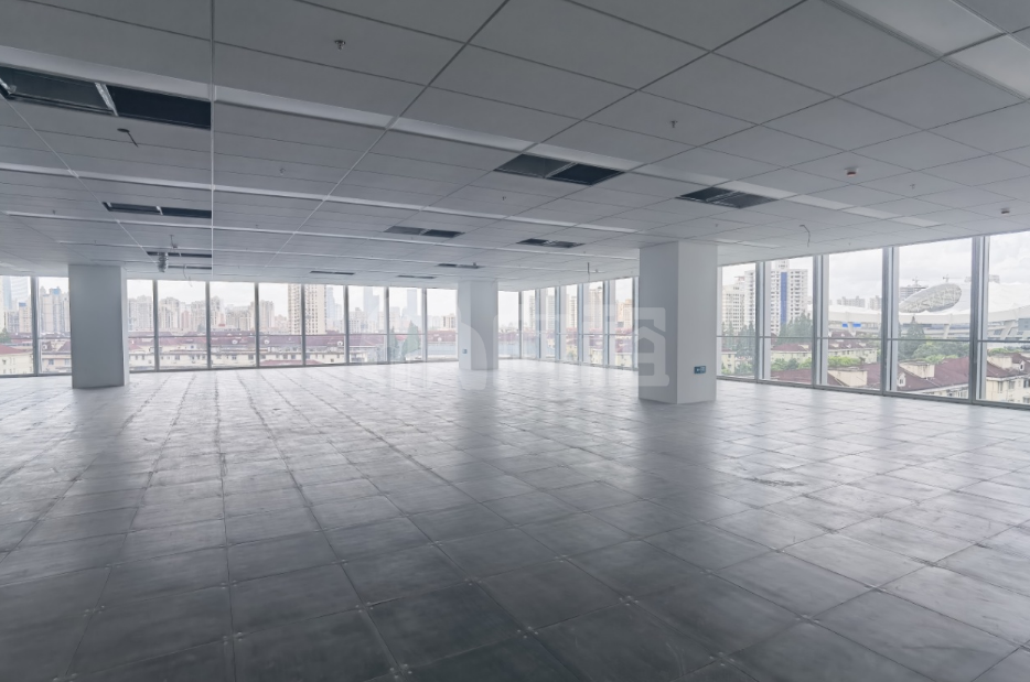 东方明珠创智中心写字楼 510m²办公室出租 7.8元/m²/天 简单装修