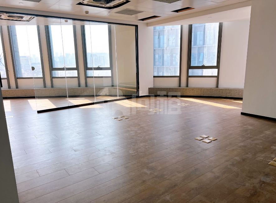 五冶广场写字楼 163m²办公室出租 2.3元/m²/天 简单装修