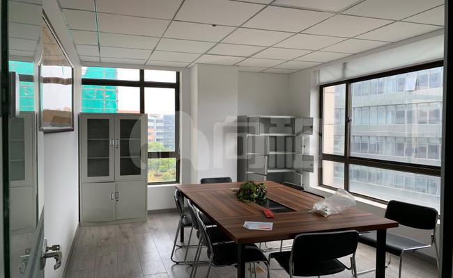 八元桥创新创业园 300m²办公室 2.4元/m²/天 中等装修