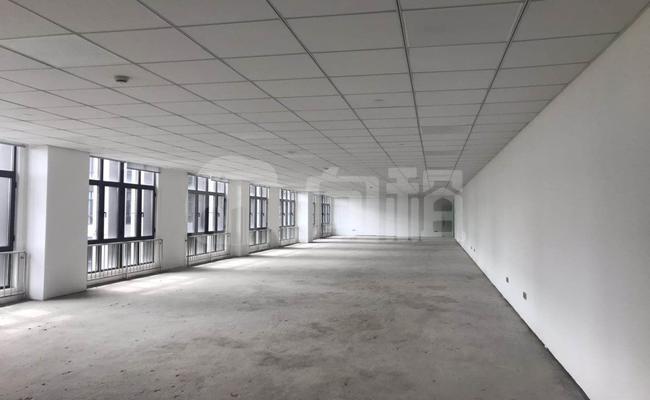 宇培总部大楼 97m²办公室 3.2元/m²/天 简单装修
