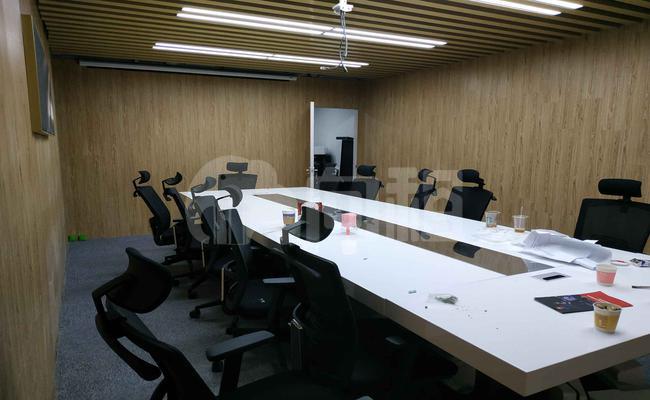 珠江创意中心 150m²办公室 4.6元/m²/天 精品装修