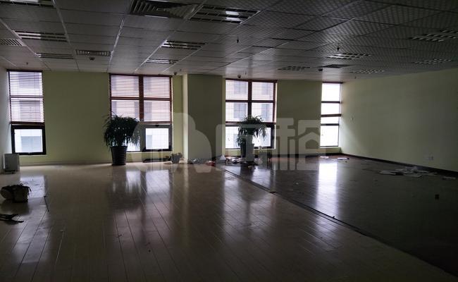 金嘉商务广场 150m²办公室 1.7元/m²/天 中等装修