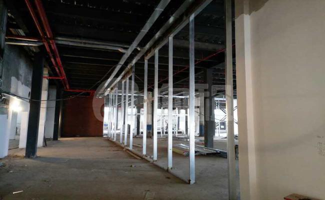 芳华德必运动LOFT写字楼 310m²办公室 4.5元/m²/天 毛坯