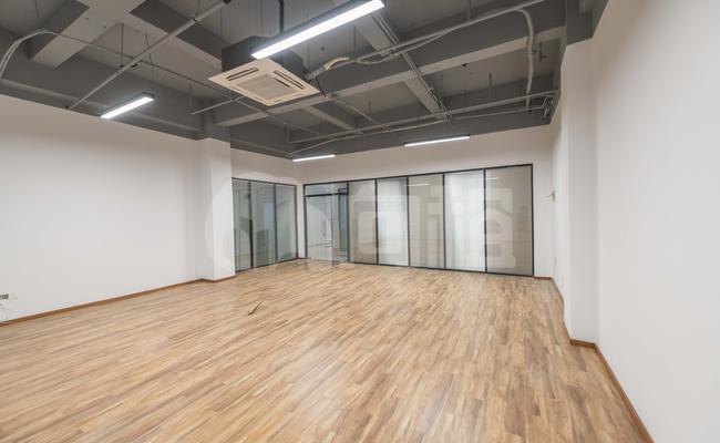 SDL金桥盛汇 92m²办公室 2.7元/m²/天 简单装修