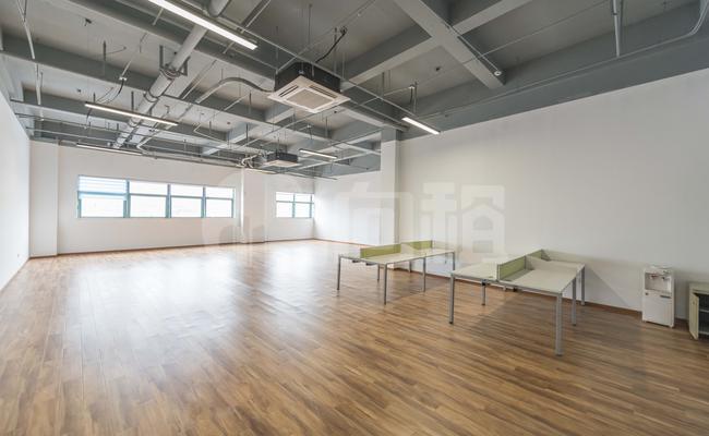 SDL金桥盛汇 197m²办公室 2.7元/m²/天 精品装修