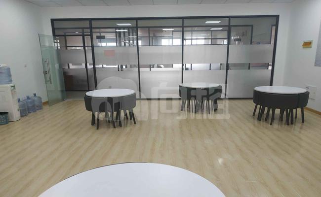 尚大国际 73m²办公室 2.7元/m²/天 中等装修