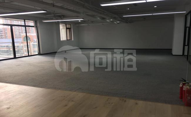 虹漕园 135m²办公室 3.3元/m²/天 中等装修