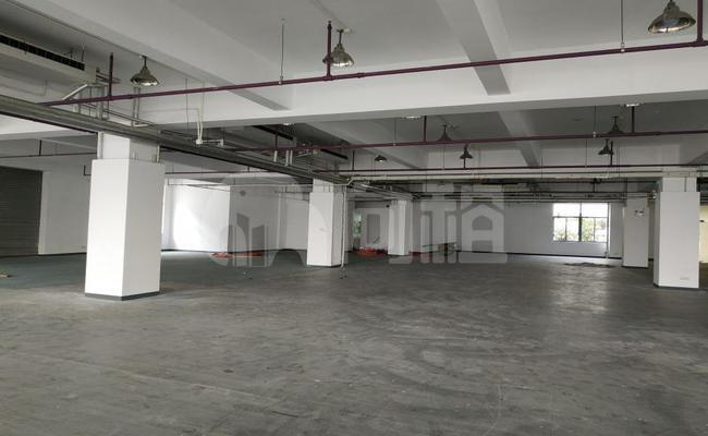 漕河泾开发区宝石园 180m²办公室 4.2元/m²/天 中等装修