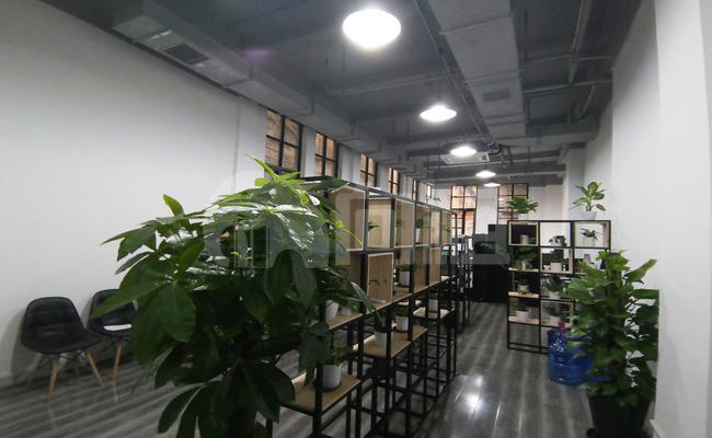 上海新基地创新港 100m²办公室 3.8元/m²/天 精品装修