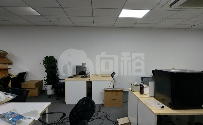漕河泾科技产业化大楼 147m²办公室 4.3元/m²/天 精品装修