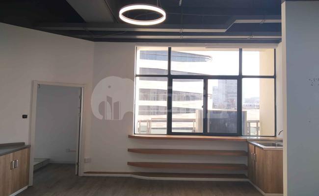 漕河泾科技产业化大楼 106m²办公室 3.9元/m²/天 简单装修