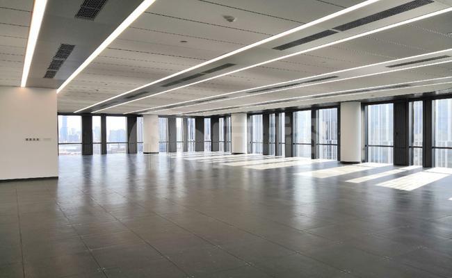 保利绿地广场写字楼 288m²办公室 4.86元/m²/天 简单装修
