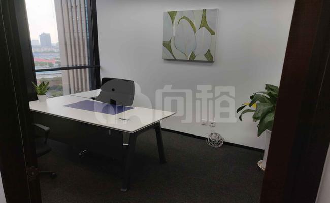 鲁能国际中心写字楼 160m²办公室 4.86元/m²/天 精品装修