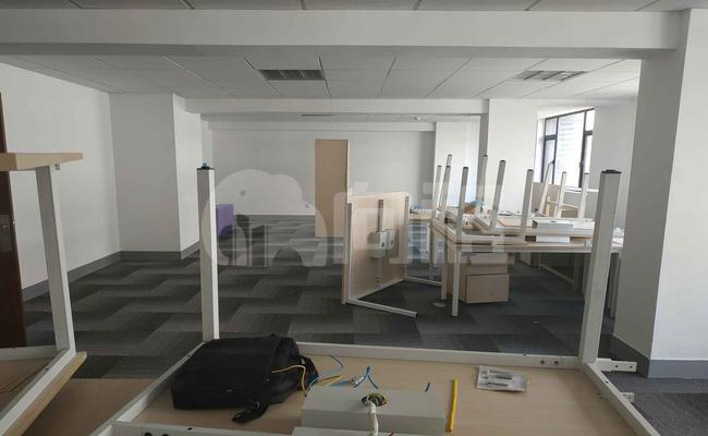 复旦软件园（吉林路分园） 108m²办公室 3.8元/m²/天 简单装修