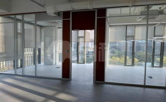 浙铁绿城长风中心 980m²办公室 3.7元/m²/天 简单装修