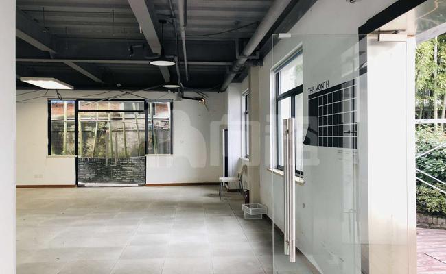 印坊创意园 215m²办公室 3.4元/m²/天 简单装修