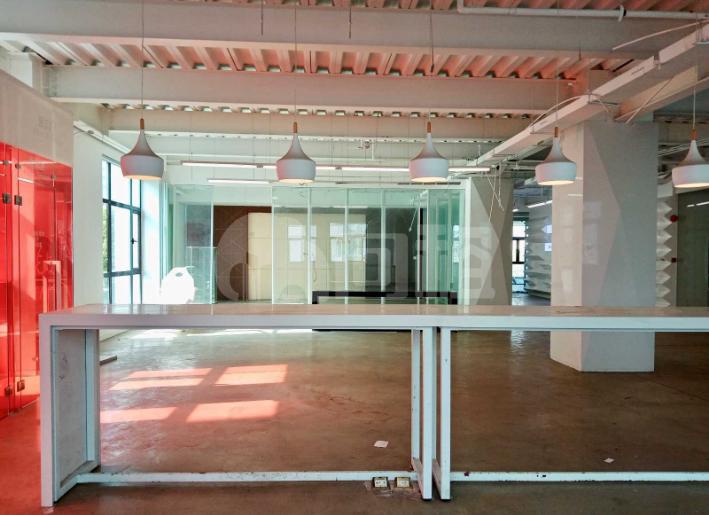 聚佑商务中心 536m²办公室 3.3元/m²/天 简单装修
