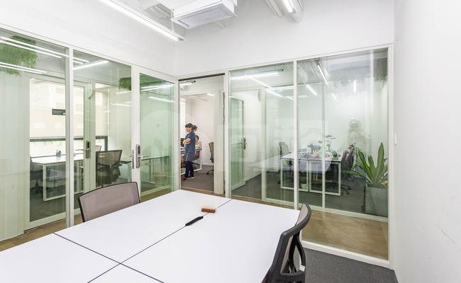 八号桥Ⅳ期 theDesk 20m²共享办公 精品装修