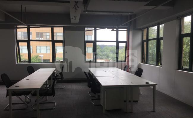 麒迪商务中心 112m²办公室 3.3元/m²/天 简单装修