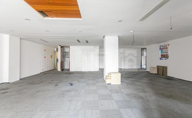 东苑丽宝广场 552m²办公室 4.6元/m²/天 中等装修