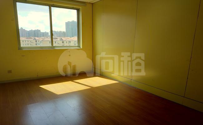 东杨房产大楼 105m²办公室 3元/m²/天 简单装修