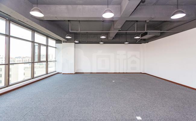 浦江禾风广场 78m²办公室 2.4元/m²/天 中等装修
