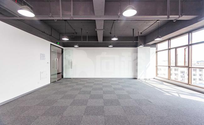 浦江禾风广场 88m²办公室 2.4元/m²/天 中等装修