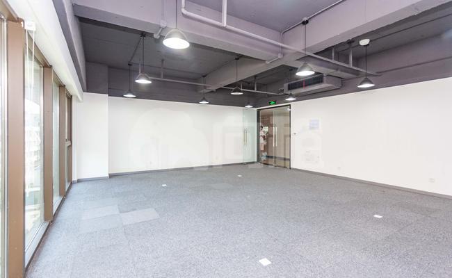 浦江禾风广场 95m²办公室 2.4元/m²/天 中等装修