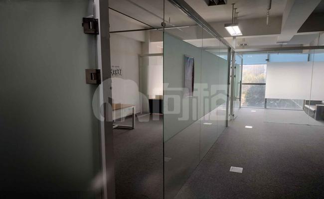 蕾特商务中心 102m²办公室 1.9元/m²/天 简单装修