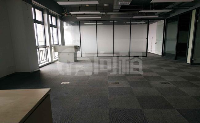 中环科技园 256m²办公室 2.5元/m²/天 中等装修