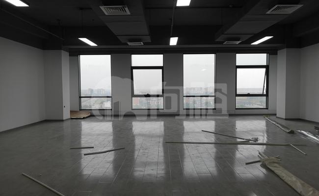 仓加国际商务园 142m²办公室 2.2元/m²/天 精品装修