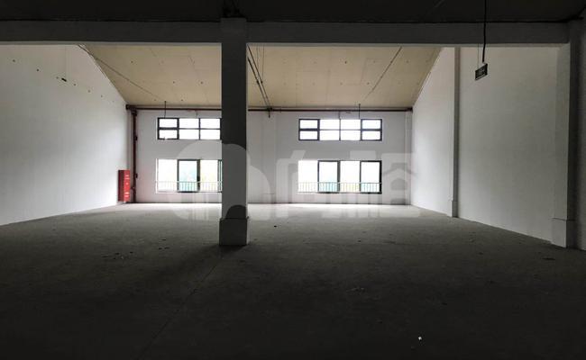 泰迪活力小镇 360m²办公室 3.1元/m²/天 毛坯