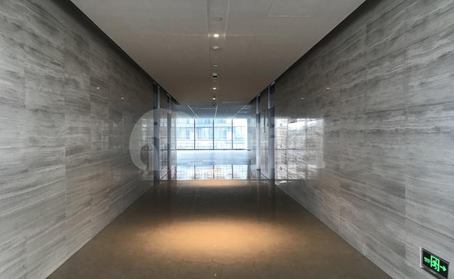 古北国际财富中心写字楼 490m²办公室 8.01元/m²/天 简单装修