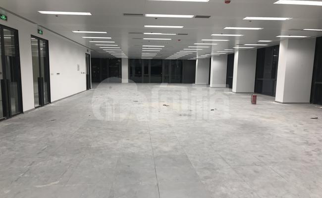 陆家嘴滨江中心写字楼 225m²办公室 5.67元/m²/天 中等装修