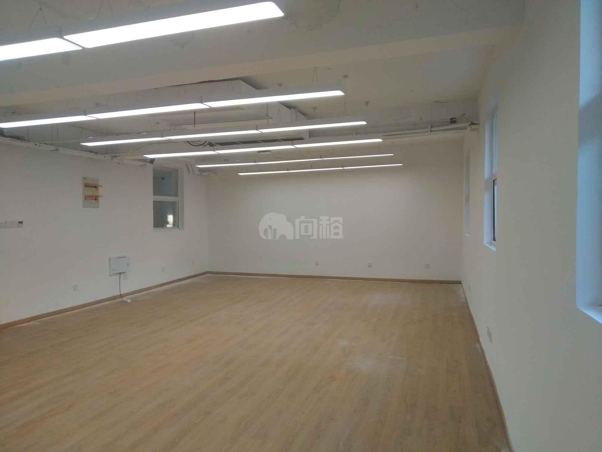 （趣办）印研工坊写字楼 214m²办公室 4.95元/m²/天 简单装修