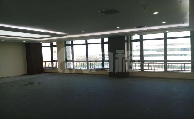 上海通联支付数据处理中心 1350m²办公室 2.9元/m²/天 简单装修