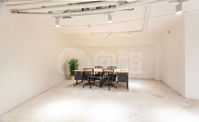 百乐门大都会写字楼 131m²办公室 4.86元/m²/天 精品装修