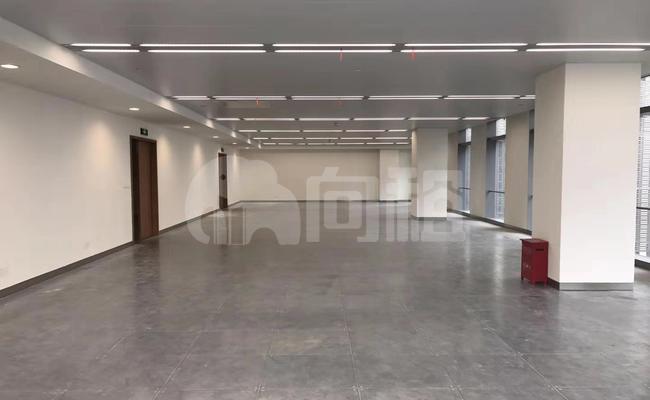 陆家嘴商务广场写字楼 110m²办公室 7.11元/m²/天 中等装修